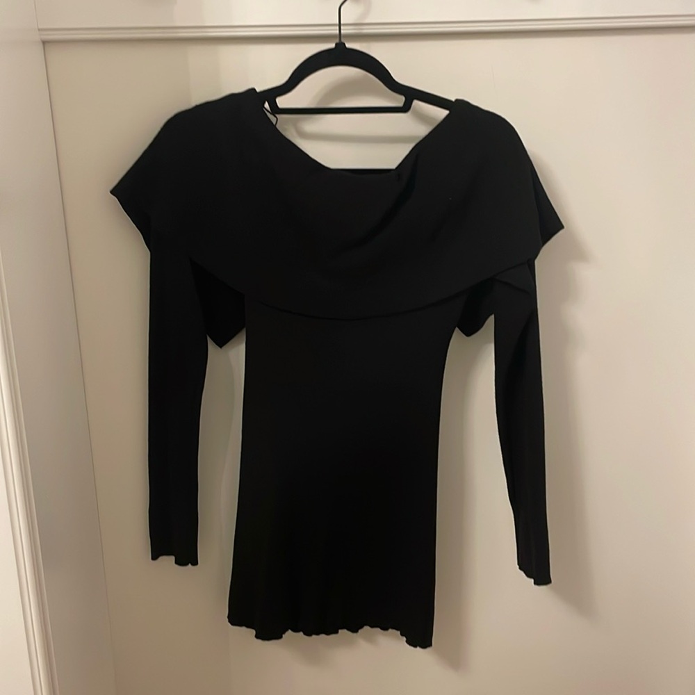 White House black market black knit top